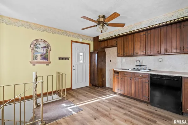 $189,900 | 15959 North Lake Road, Girard, IL 62640