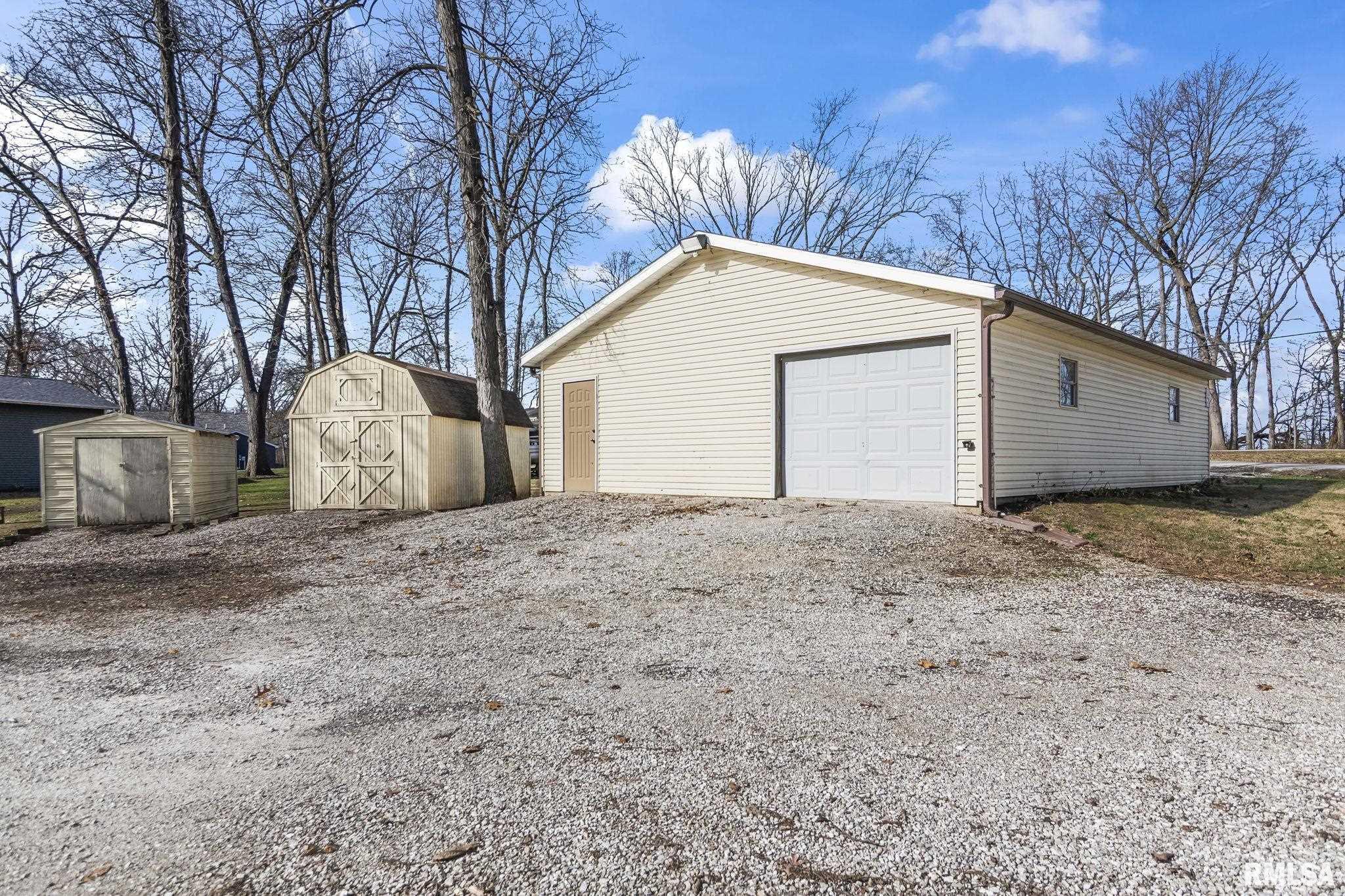 15959 North Lake Road Girard, IL 62640 - Photo 39 of 44