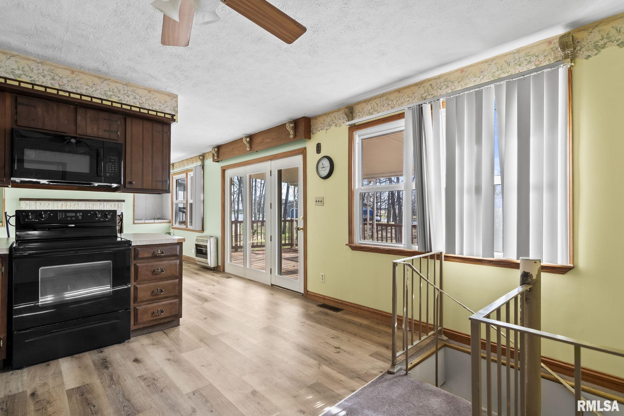 15959 North Lake Road Girard, IL 62640 - Photo 7 of 44