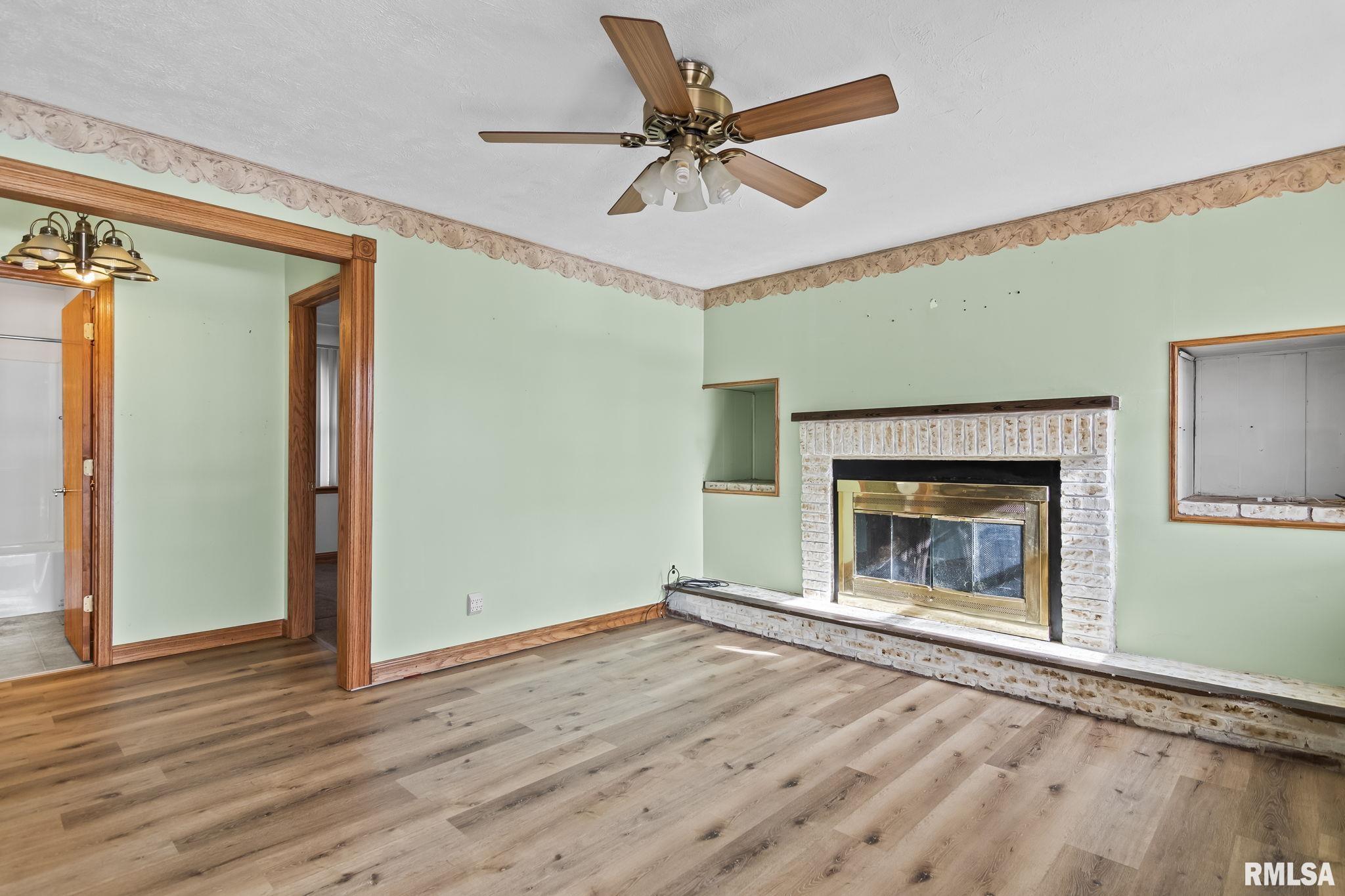 15959 North Lake Road Girard, IL 62640 - Photo 9 of 44