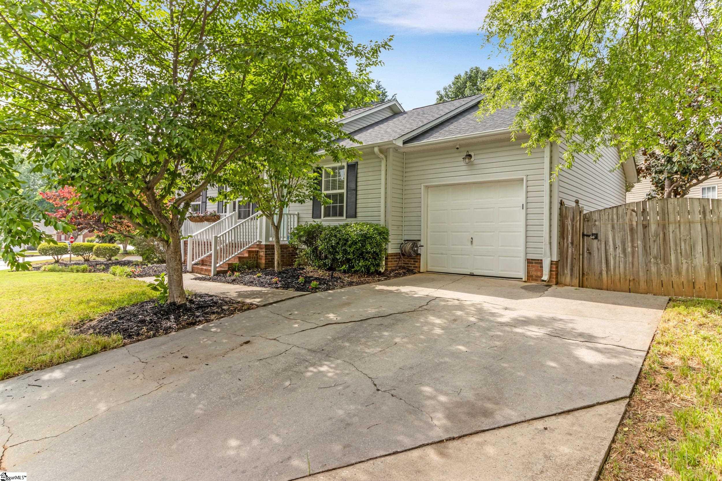 16 Colombard Court Mauldin, SC 29662 - Photo 3 of 37