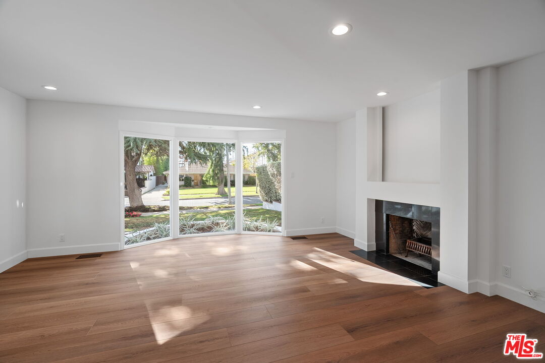 459 21st Place Santa Monica, CA 90402 - Photo 6 of 42