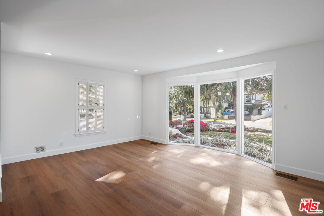 459 21st Place Santa Monica, CA 90402 - Photo 7 of 42