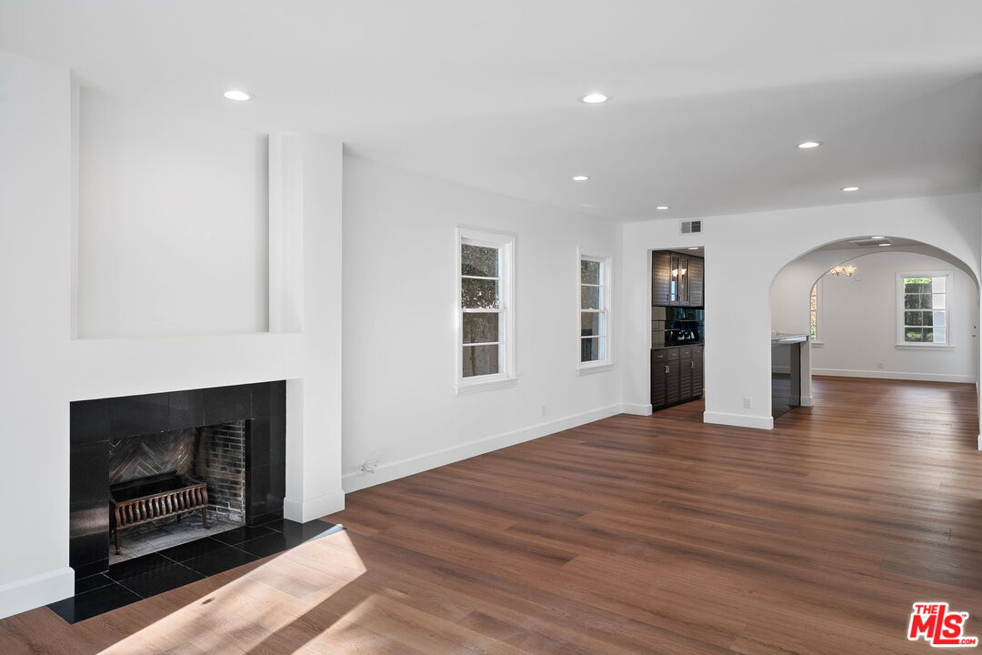 459 21st Place Santa Monica, CA 90402 - Photo 8 of 42