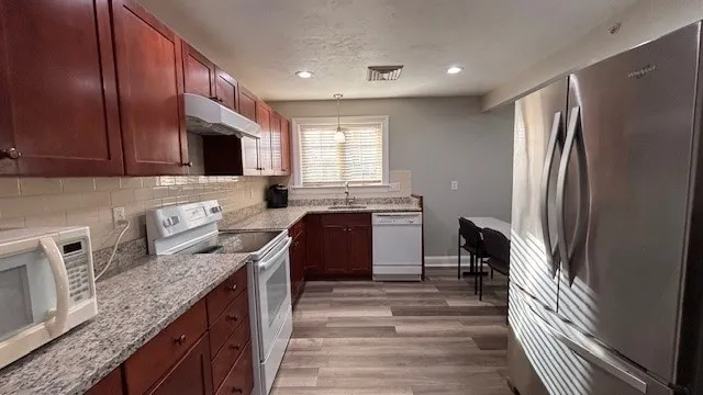 $2,400 | 100 West Main Street, Unit 2, Norton, MA 02766