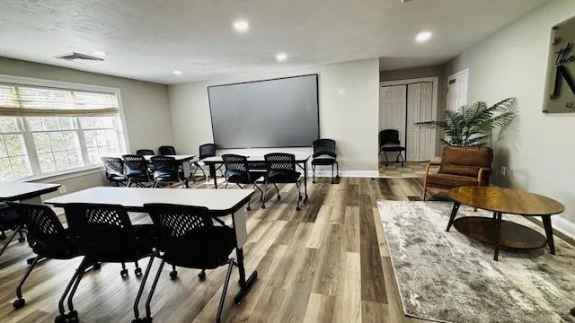 $2,400 | 100 West Main Street, Unit 2, Norton, MA 02766