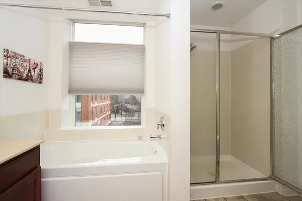 $380,000 | 855 East 22nd Street, Unit 304, Lombard, IL 60148