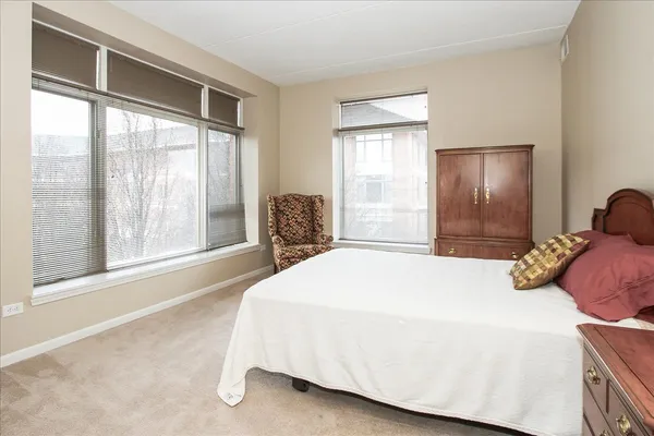 $380,000 | 855 East 22nd Street, Unit 304, Lombard, IL 60148