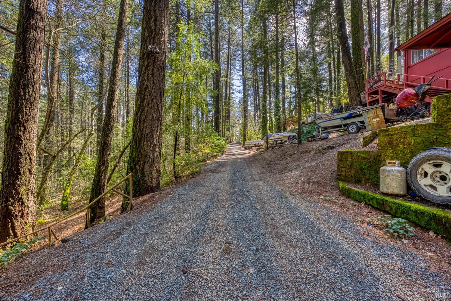 17000 Edgewood Way Middletown, CA 95461 - Photo 40 of 40 a view of a back yard of the house