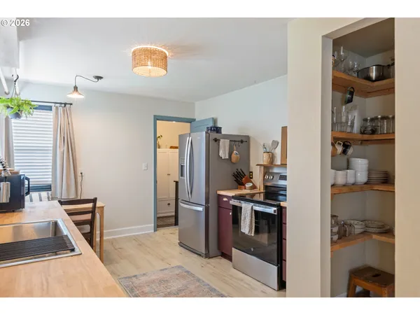$339,000 | 824 West Nebo Street, Roseburg, OR 97471