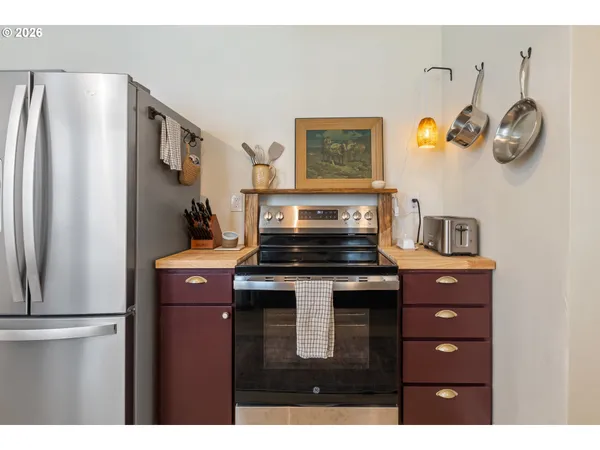 $339,000 | 824 West Nebo Street, Roseburg, OR 97471