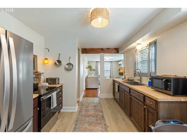 $339,000 | 824 West Nebo Street, Roseburg, OR 97471