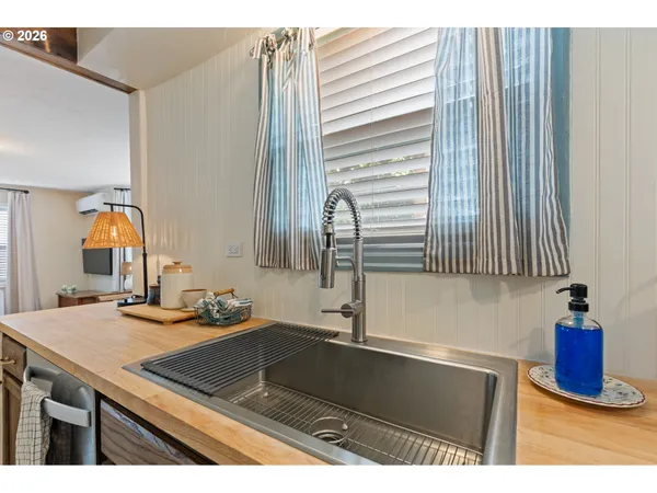$339,000 | 824 West Nebo Street, Roseburg, OR 97471