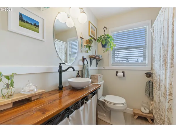 $339,000 | 824 West Nebo Street, Roseburg, OR 97471