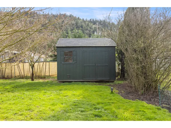 $339,000 | 824 West Nebo Street, Roseburg, OR 97471