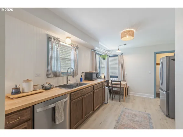 $339,000 | 824 West Nebo Street, Roseburg, OR 97471