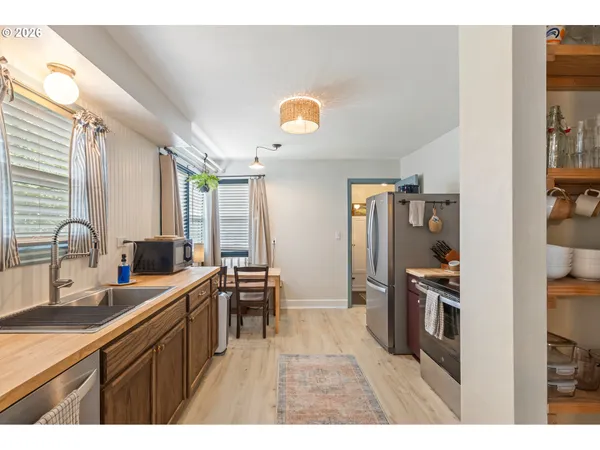 $339,000 | 824 West Nebo Street, Roseburg, OR 97471