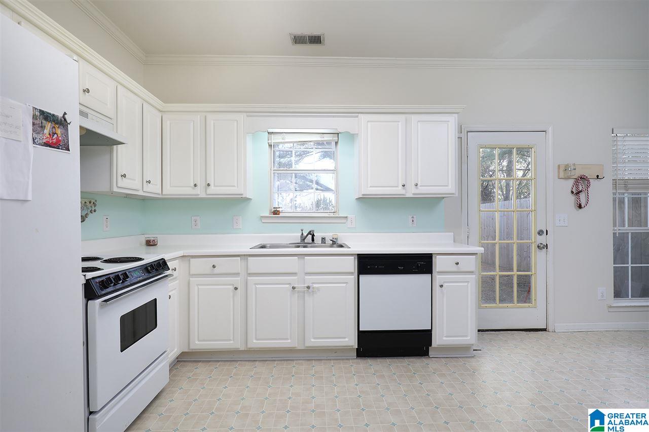229 Cambrian Ridge Trail Pelham, AL 35124 - Photo 7 of 22