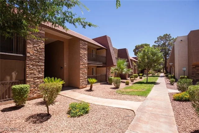 $1,045 | 4310 Sandy River Drive, Unit 62, Las Vegas, NV 89103