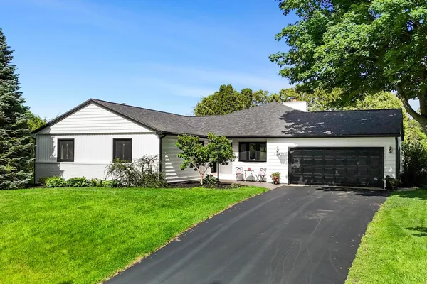 $724,900 | 4272 Ridgemoor Drive, Traverse City, MI 49684
