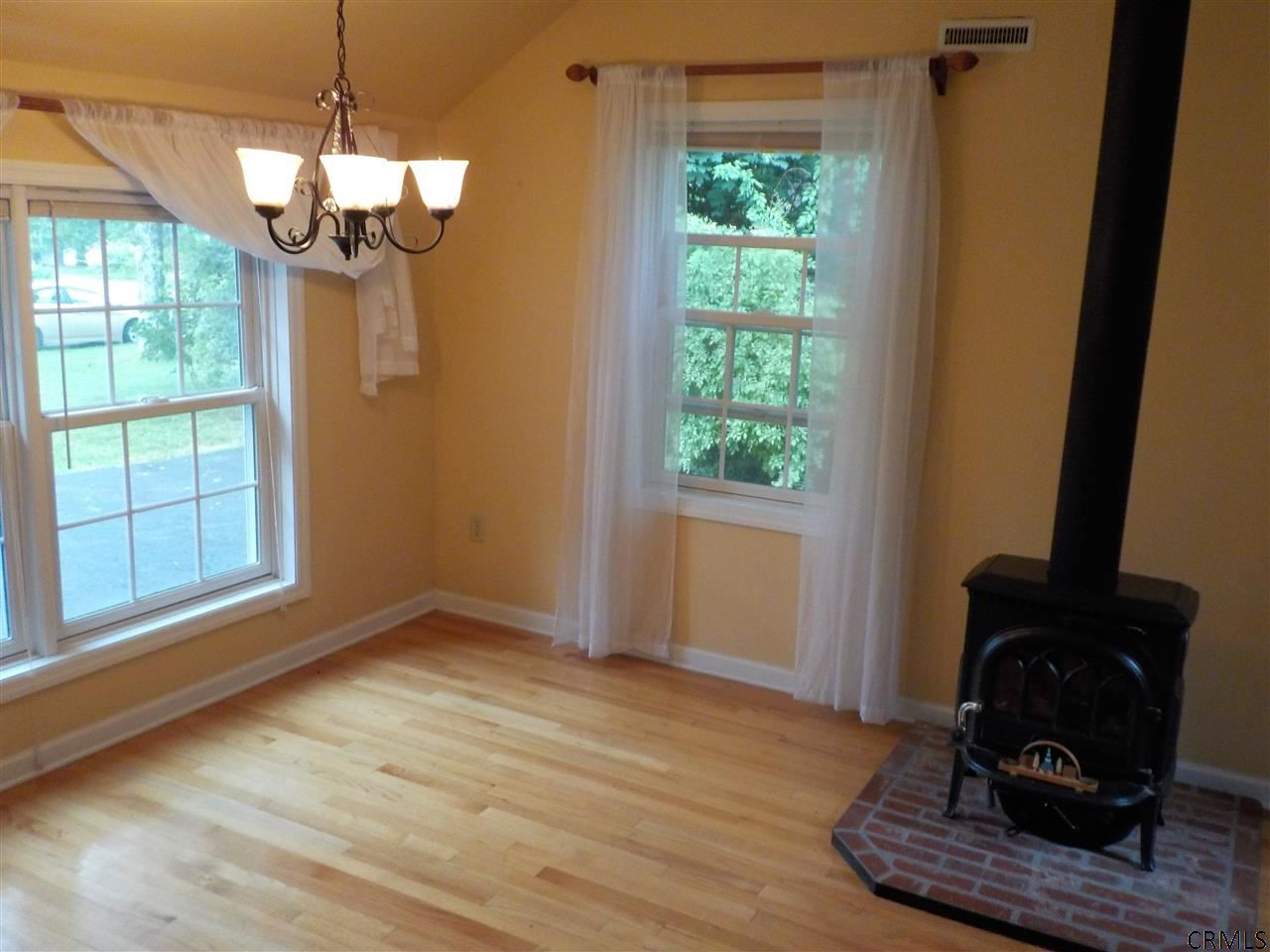 941 Inman Road Niskayuna, NY 12309 - Photo 4 of 15 Photo 4