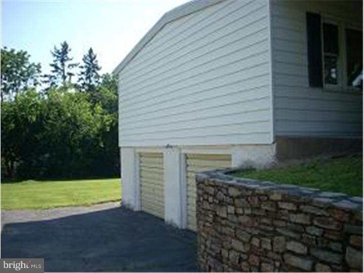 419 Beaver Road Southampton, PA 18966 - Photo 4 of 15 Gallery Image 4