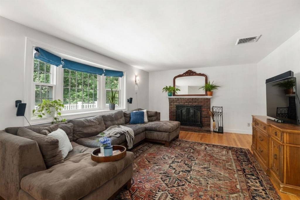 258 Edgell Road Framingham, MA 01701 - Photo 3 of 22