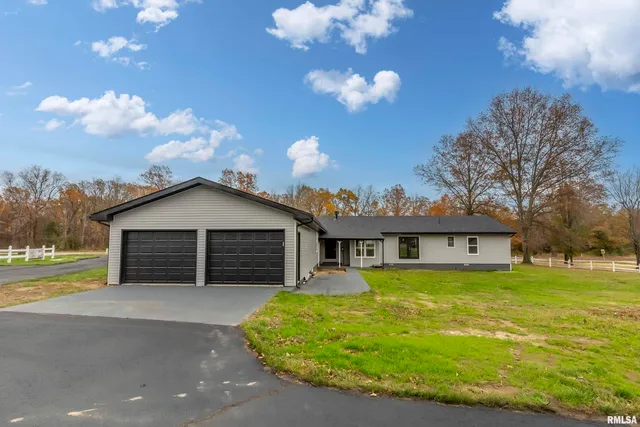 $225,000 | 7837 Highway 37, Benton, IL 62812