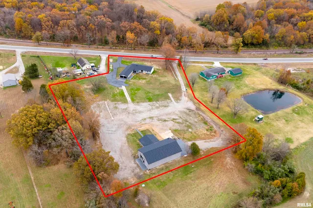 $225,000 | 7837 Highway 37, Benton, IL 62812