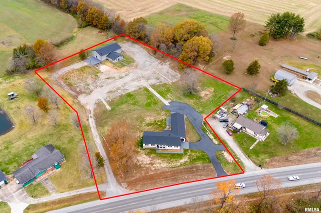 $225,000 | 7837 Highway 37, Benton, IL 62812