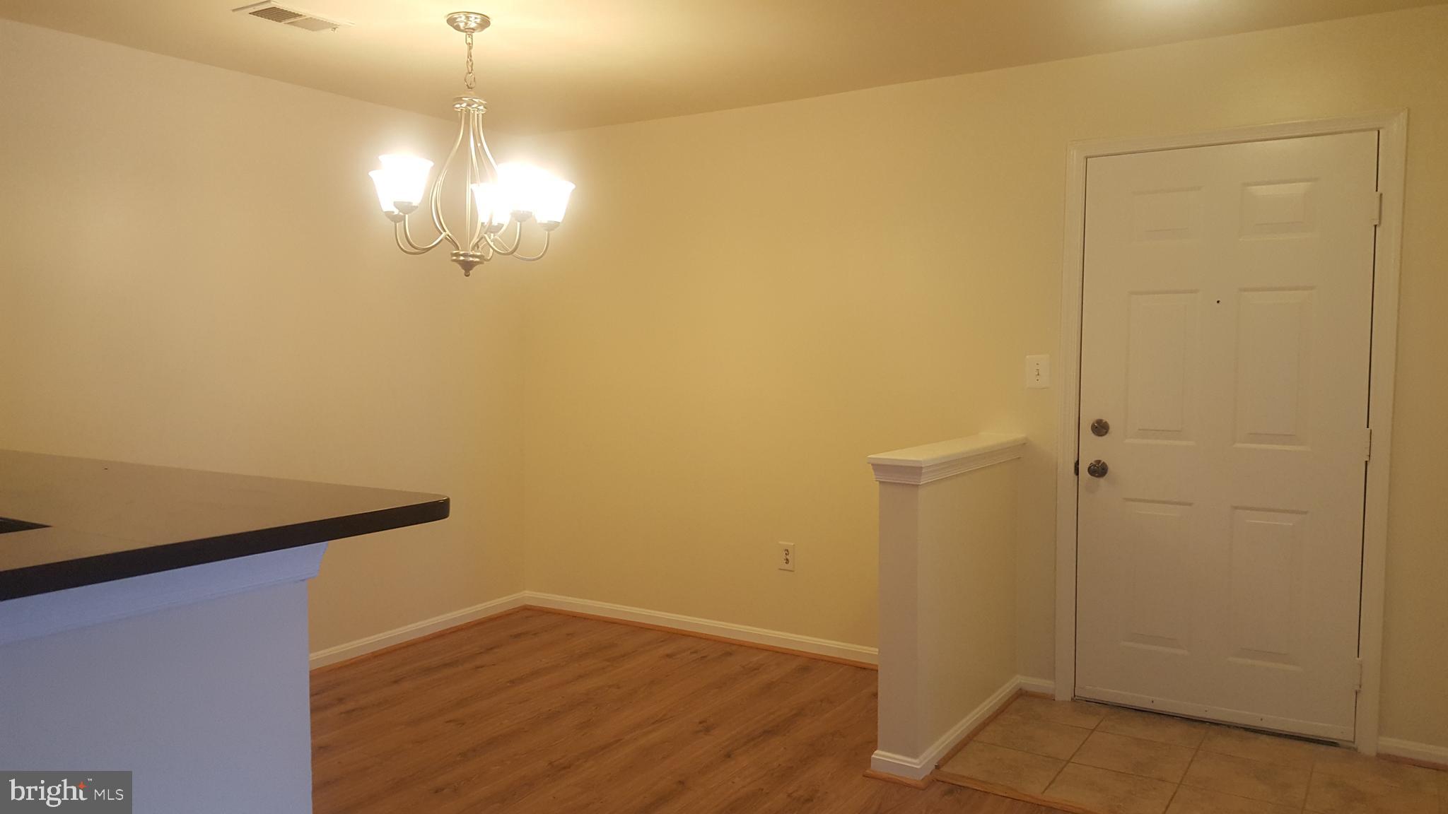 1049 Gardenview Loop, Unit 401 Woodbridge, VA 22191 - Photo 4 of 18 Separate dining room