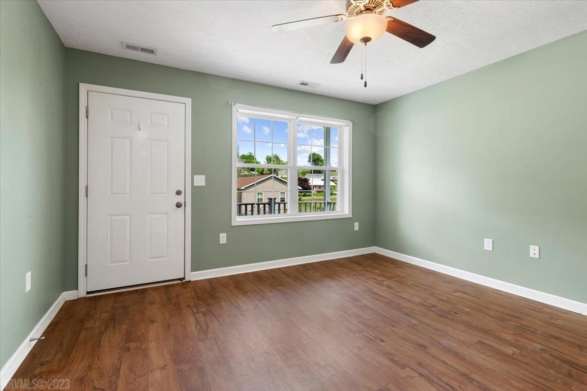 7694 Brooklyn Road Radford, VA 24141 - Photo 12 of 45 Gallery Image 12