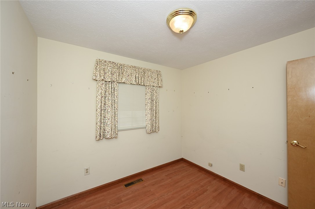 353 Longview Road Medina, OH 44256 - Photo 19 of 42 Bedroom
