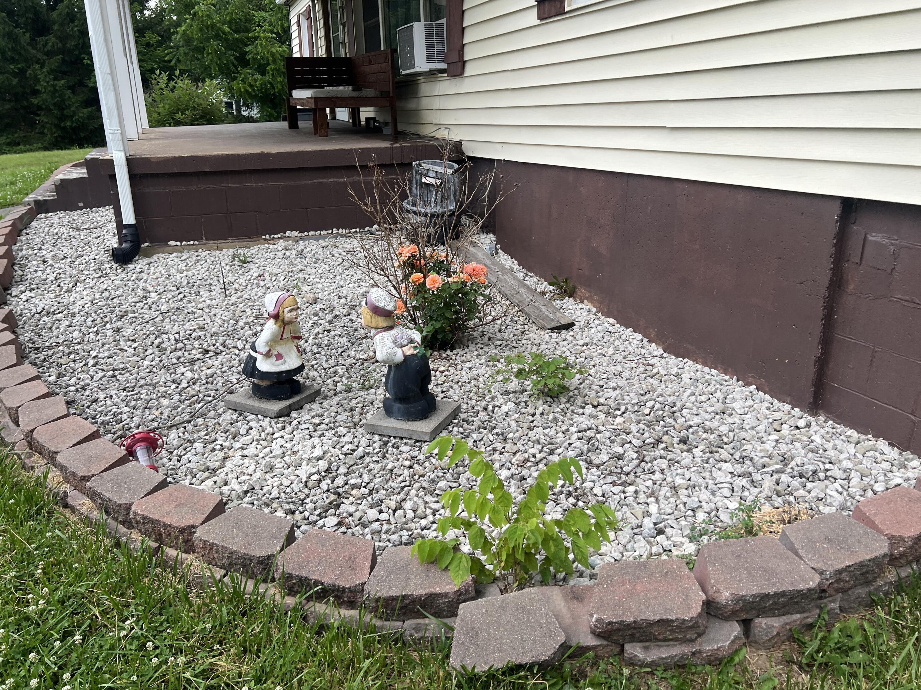 10044 Kaser Road Piqua, OH 45356 - Photo 67 of 84 Fronr Landscaping