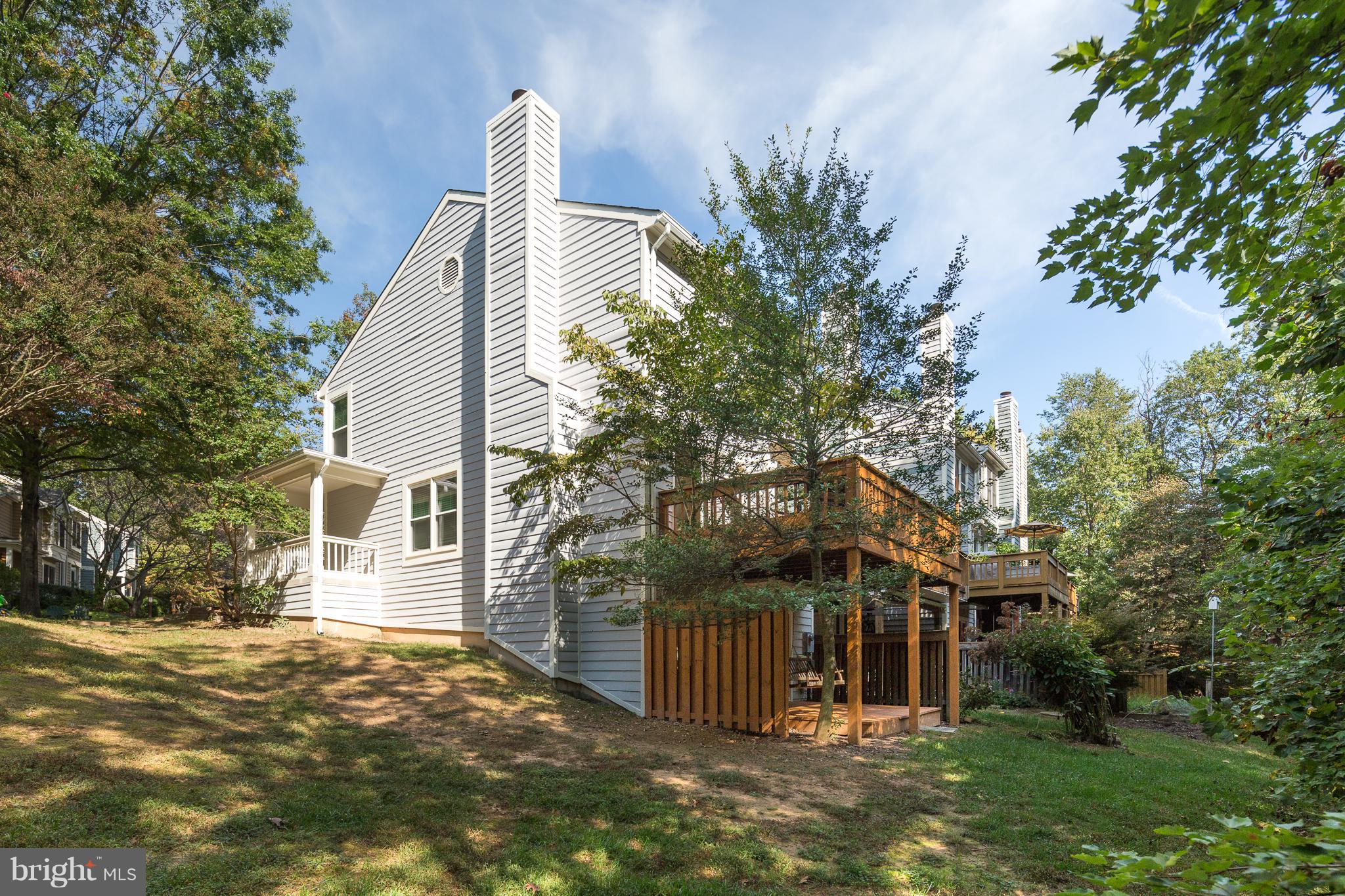 1654 Oak Spring Way Reston, VA 20190 - Photo 14 of 22 Exterior (General)