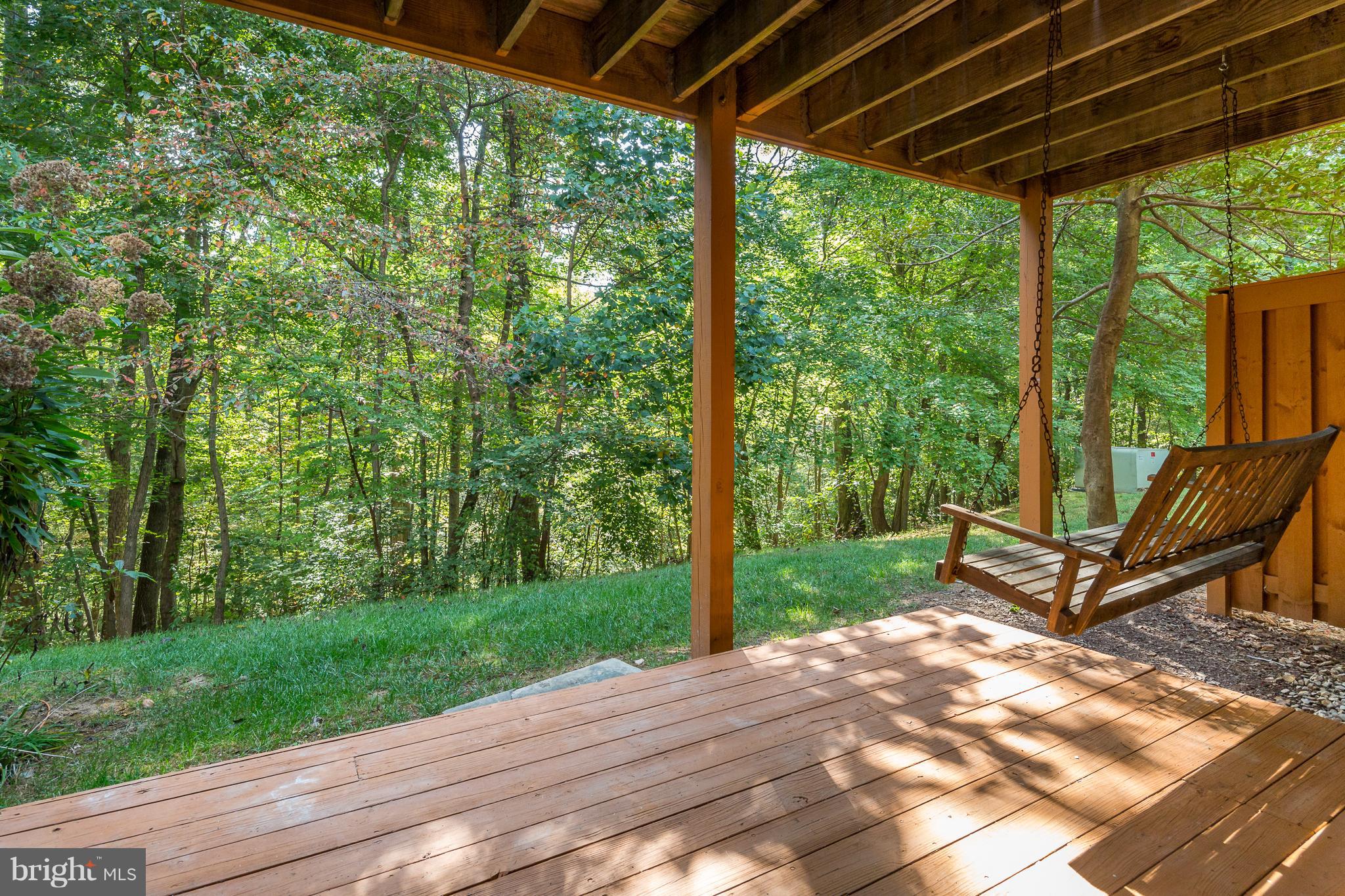 1654 Oak Spring Way Reston, VA 20190 - Photo 18 of 22 Back patio