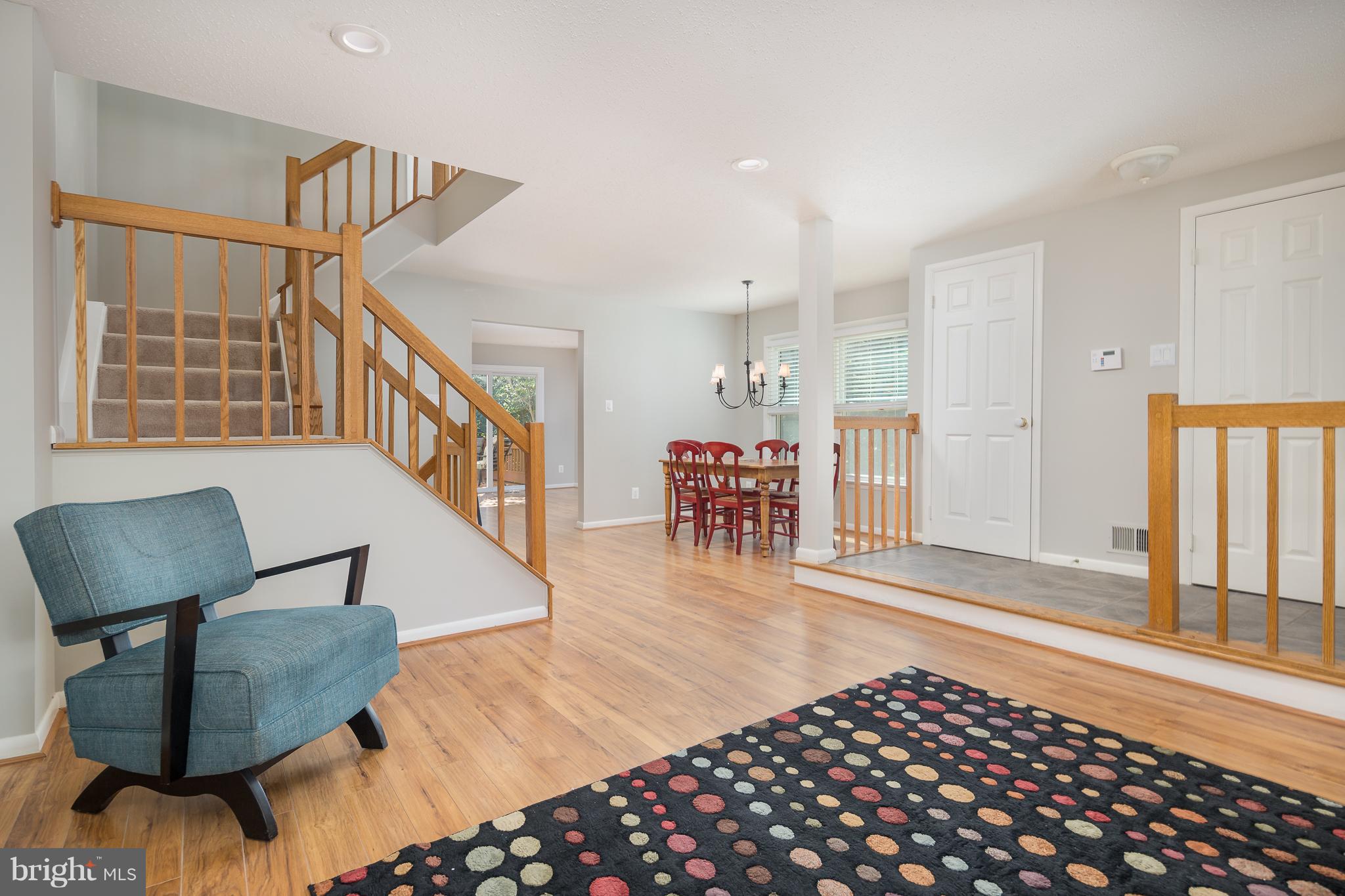1654 Oak Spring Way Reston, VA 20190 - Photo 4 of 22 Family Room