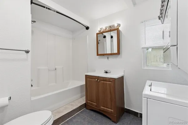 $3,100 | 3228 West Virginia Avenue, Denver, CO 80219