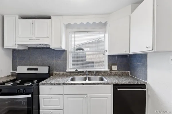 $3,100 | 3228 West Virginia Avenue, Denver, CO 80219