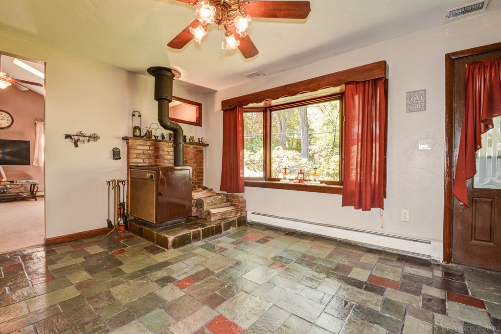 35 Boston Road Sutton, MA 01590 - Photo 4 of 30