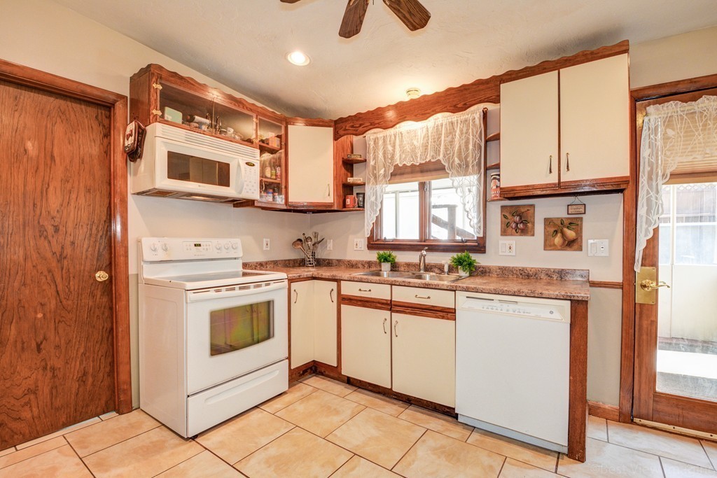 35 Boston Road Sutton, MA 01590 - Photo 6 of 30