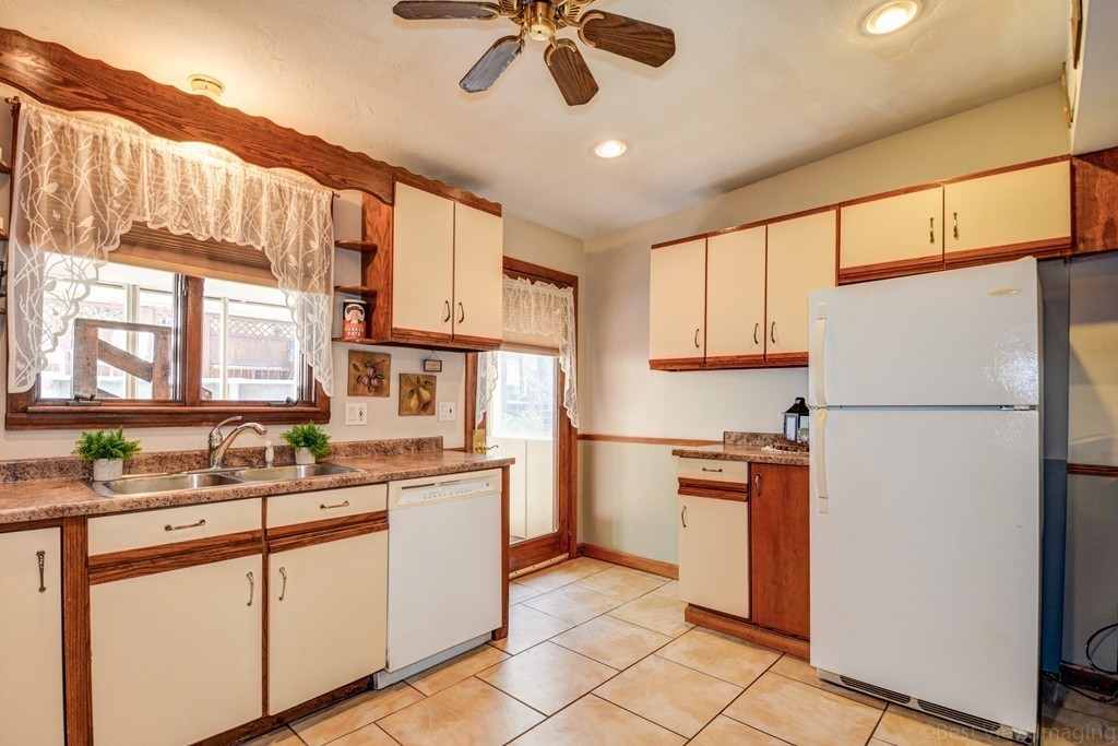 35 Boston Road Sutton, MA 01590 - Photo 7 of 30