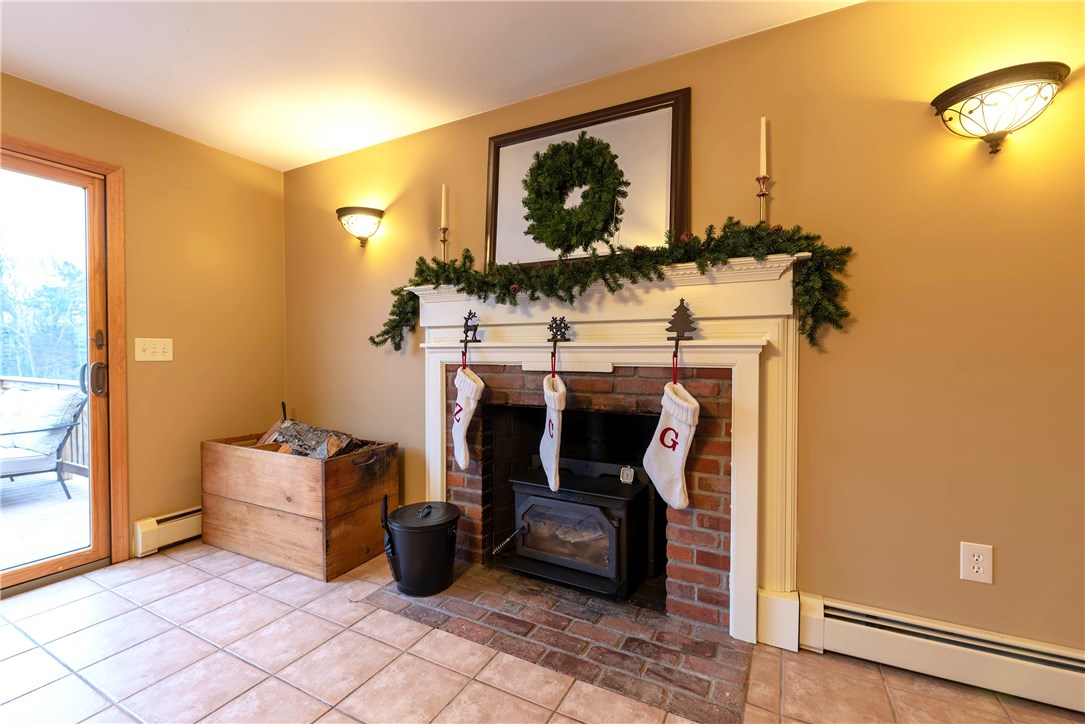 1062 Snake Hill Road Glocester, RI 02857 - Photo 9 of 29