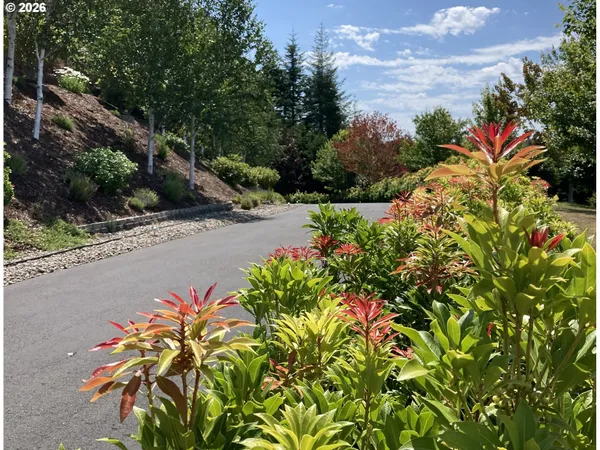 $759,900 | 93621 Links Lane, Coos Bay, OR 97420