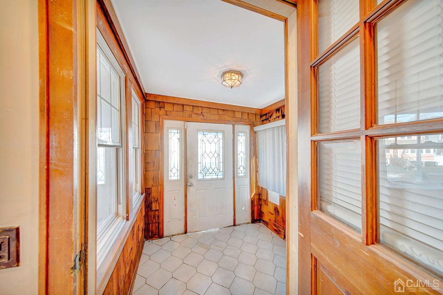 296 Argyle Place Kearny, NJ 07032 - Photo 4 of 38