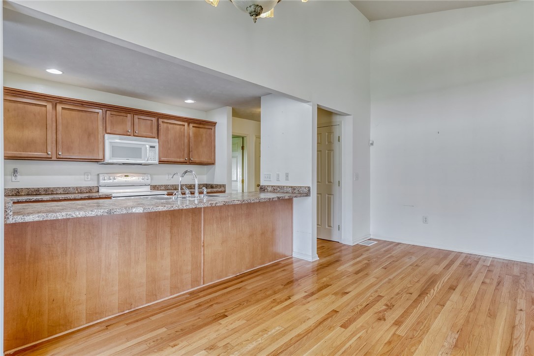 200 Rayfield Circle Webster, NY 14580 - Photo 18 of 41 BREAKFAST BAR
