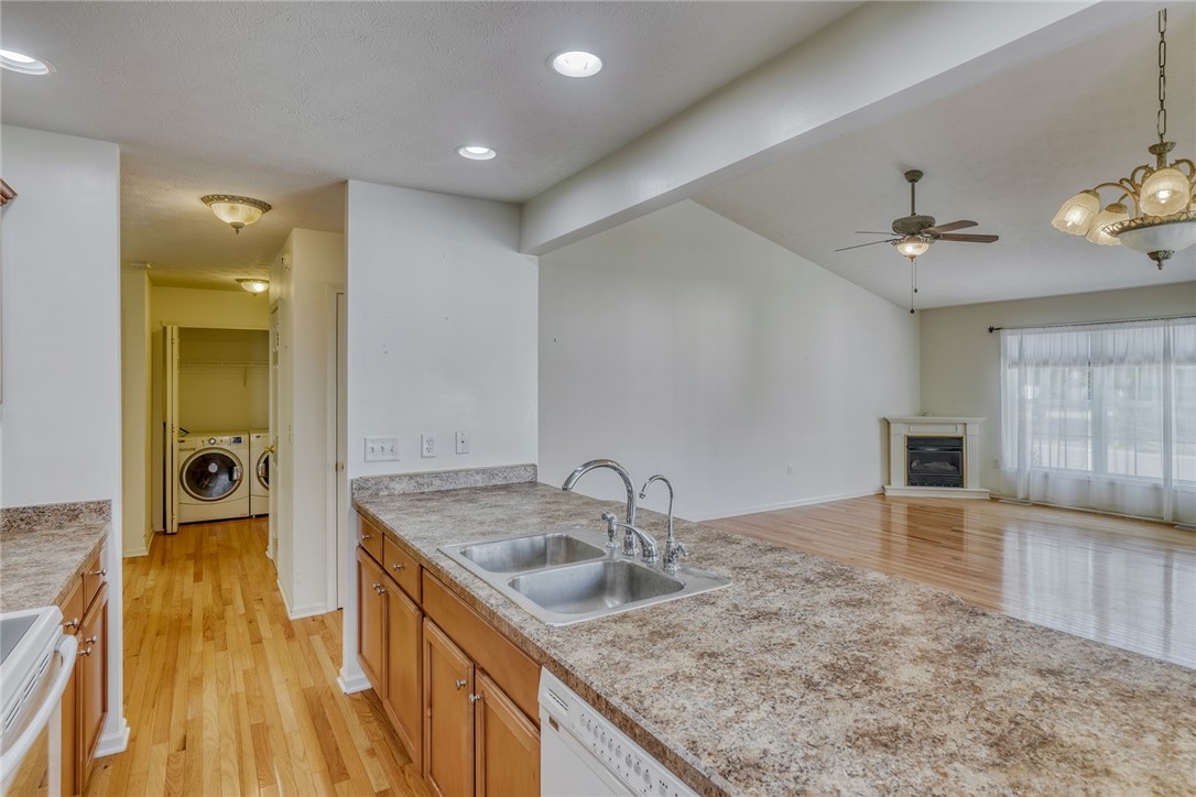 200 Rayfield Circle Webster, NY 14580 - Photo 24 of 41 KITCHEN