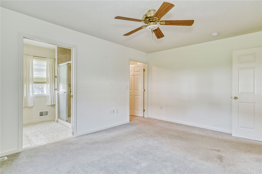 200 Rayfield Circle Webster, NY 14580 - Photo 29 of 41 MASTER BEDROOM