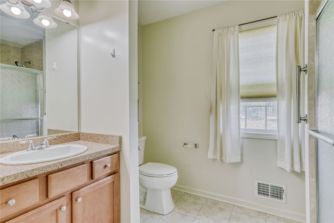 200 Rayfield Circle Webster, NY 14580 - Photo 32 of 41 MASTER BATH
