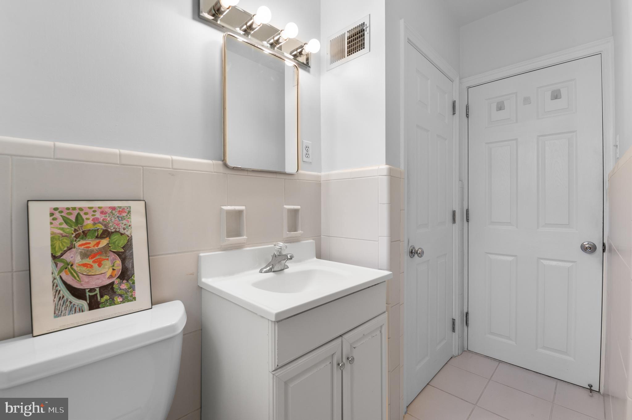 441 Conestoga Road Wayne, PA 19087 - Photo 20 of 29 FULL BATHROOM #1